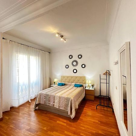 Habitaciones Acogedoras Barcelona Bagian luar foto