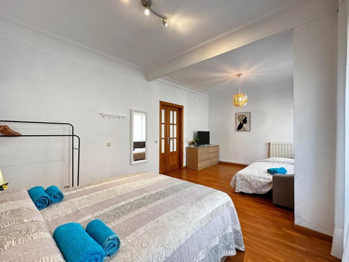 Habitaciones Acogedoras Barcelona Bagian luar foto