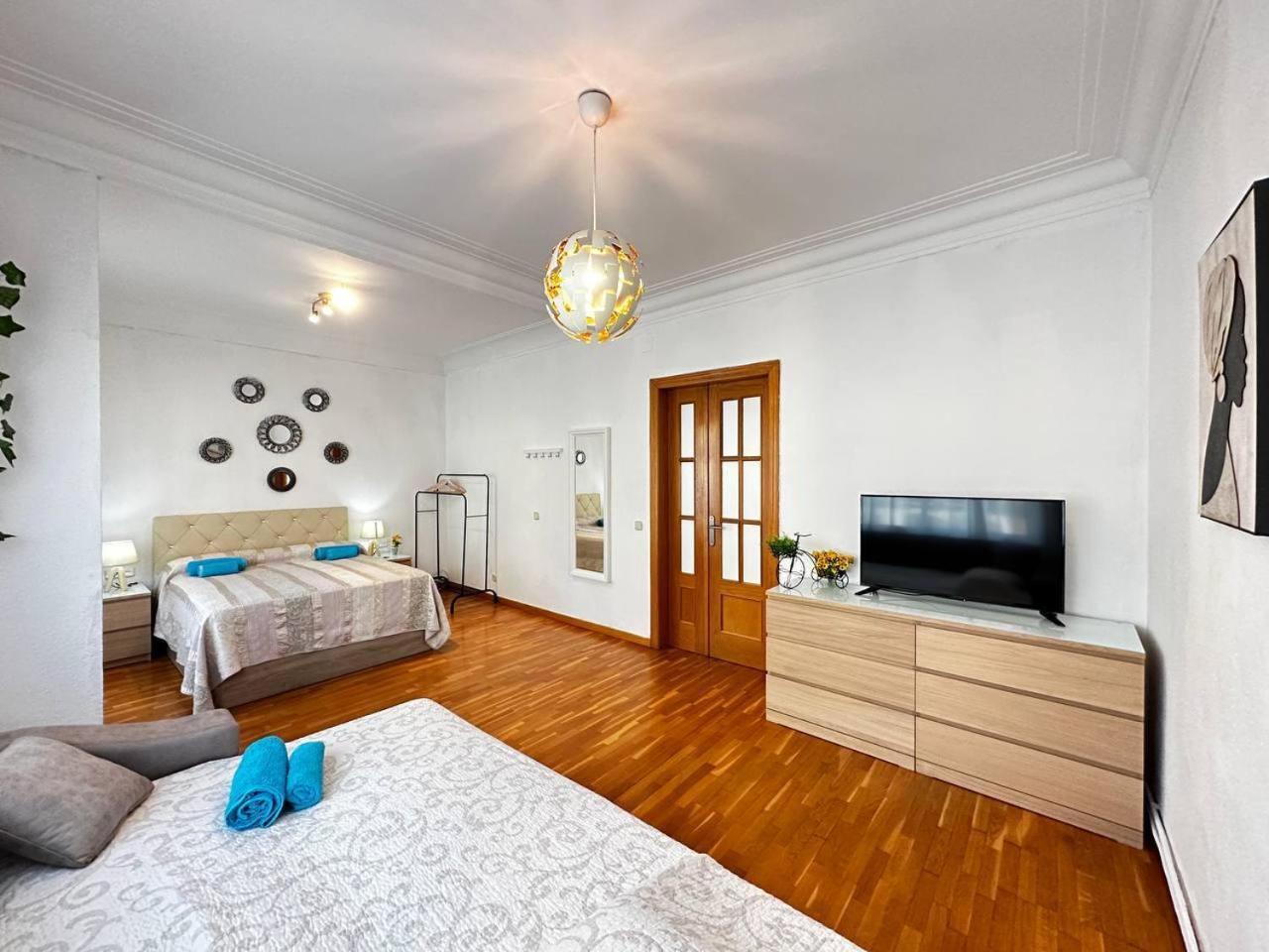 Habitaciones Acogedoras Barcelona Bagian luar foto