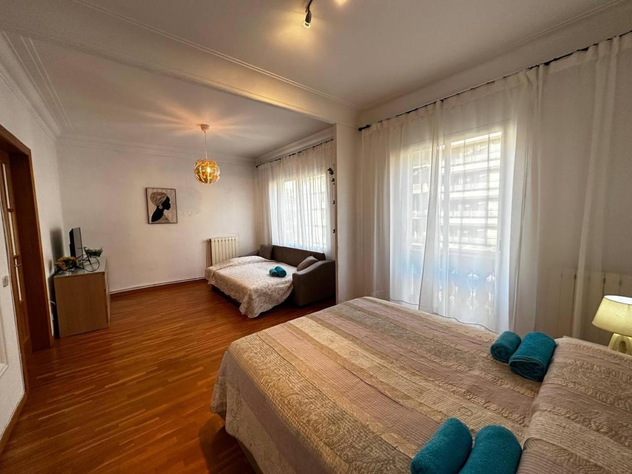 Habitaciones Acogedoras Barcelona Bagian luar foto