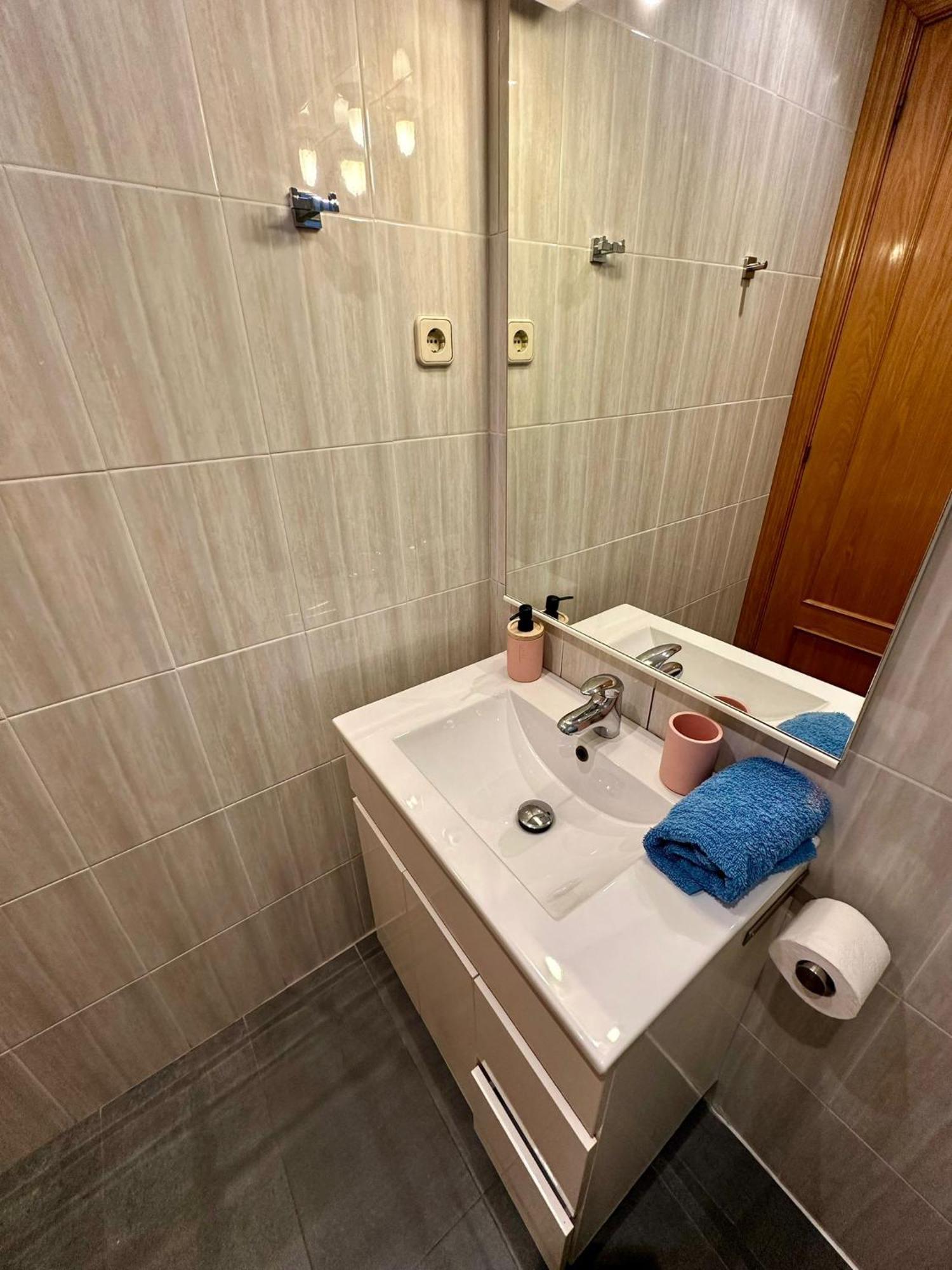 Habitaciones Acogedoras Barcelona Bagian luar foto